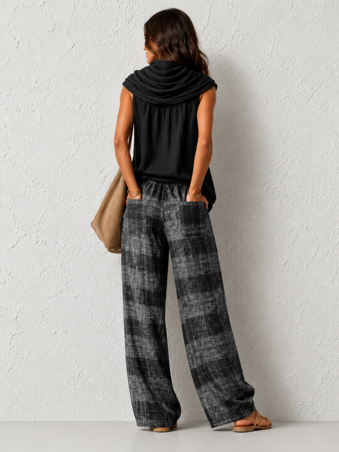 Comfortable and Elegant Natural Set in Black