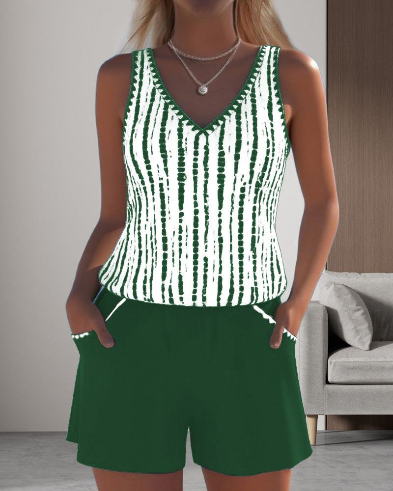 Casual Two-Piece Swimsuit with Pockets and V-Neck Print
