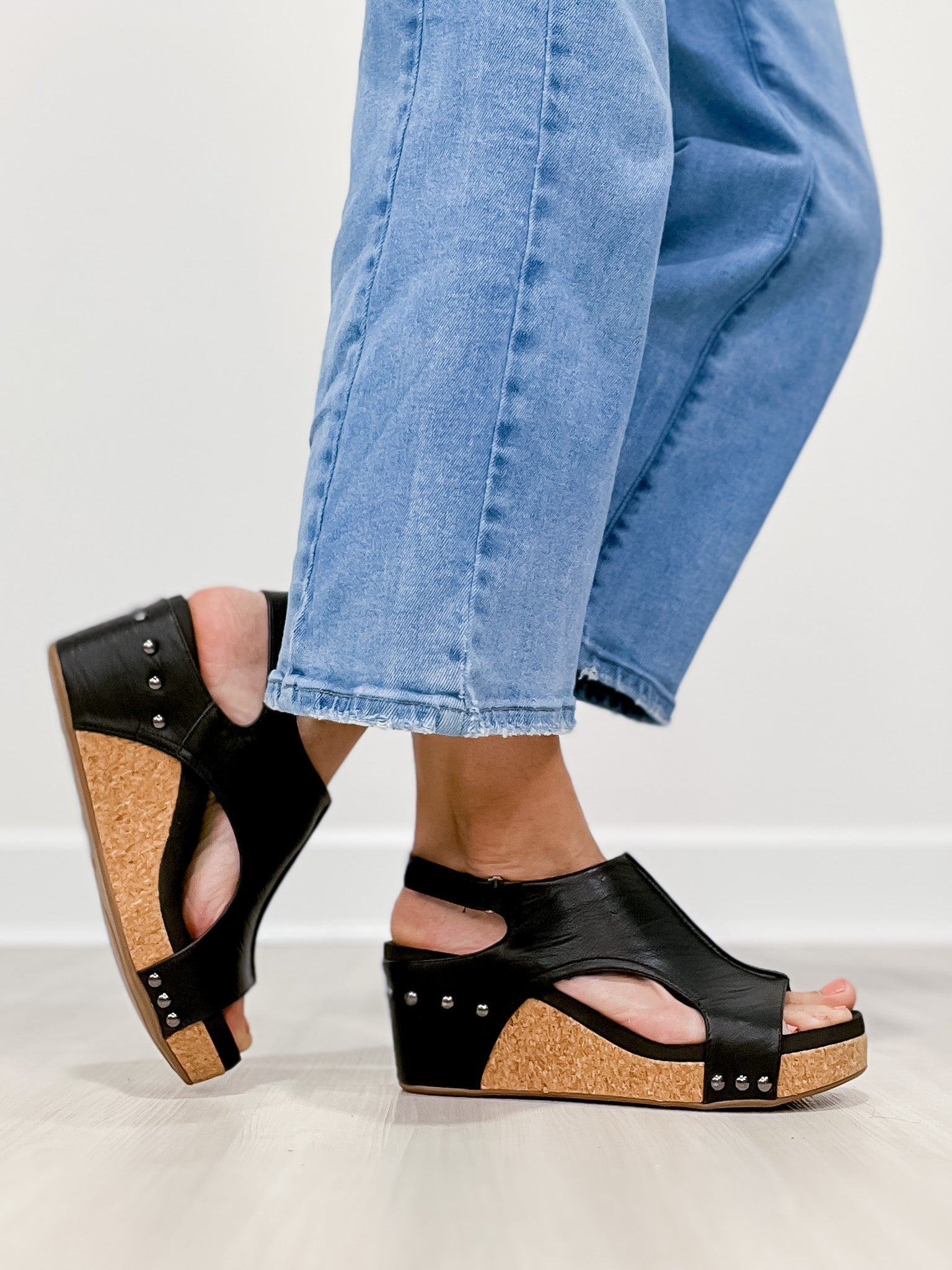 Briellae - Wedge Sandal