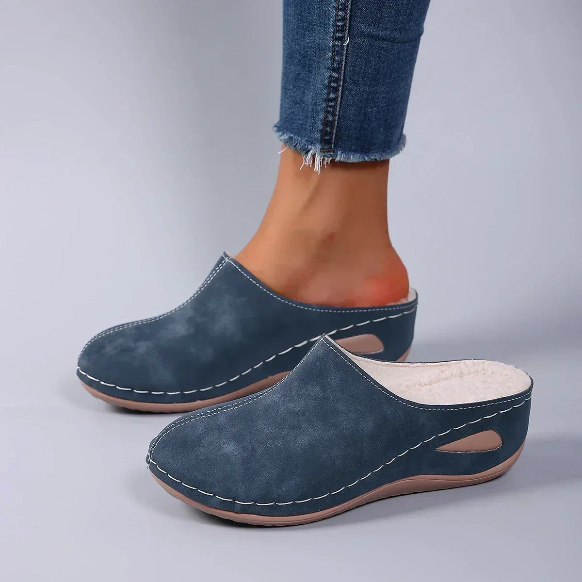 Pamela™ | Orthopedic Warm Slippers with Fleece Lining 4