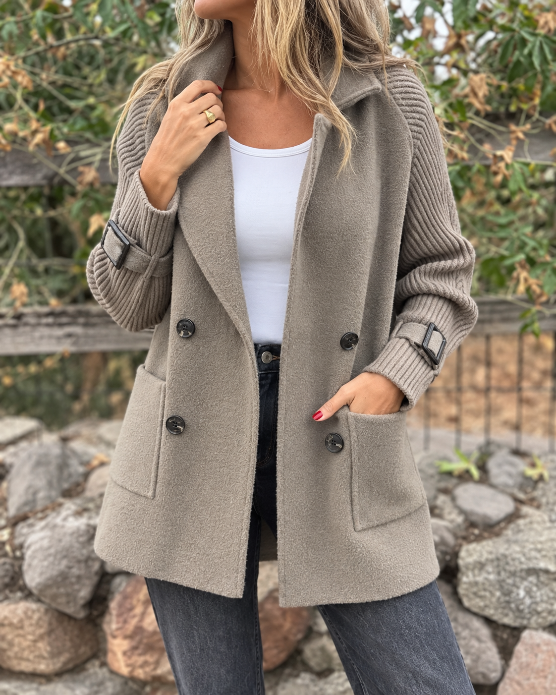 Susan™ | Elegant Double-Breasted Jacket with Knitted Sleeves