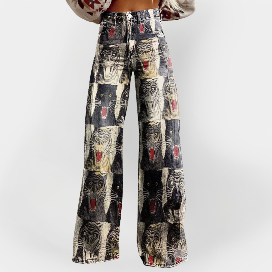 Trendy wide-leg jeans with a comfortable fit