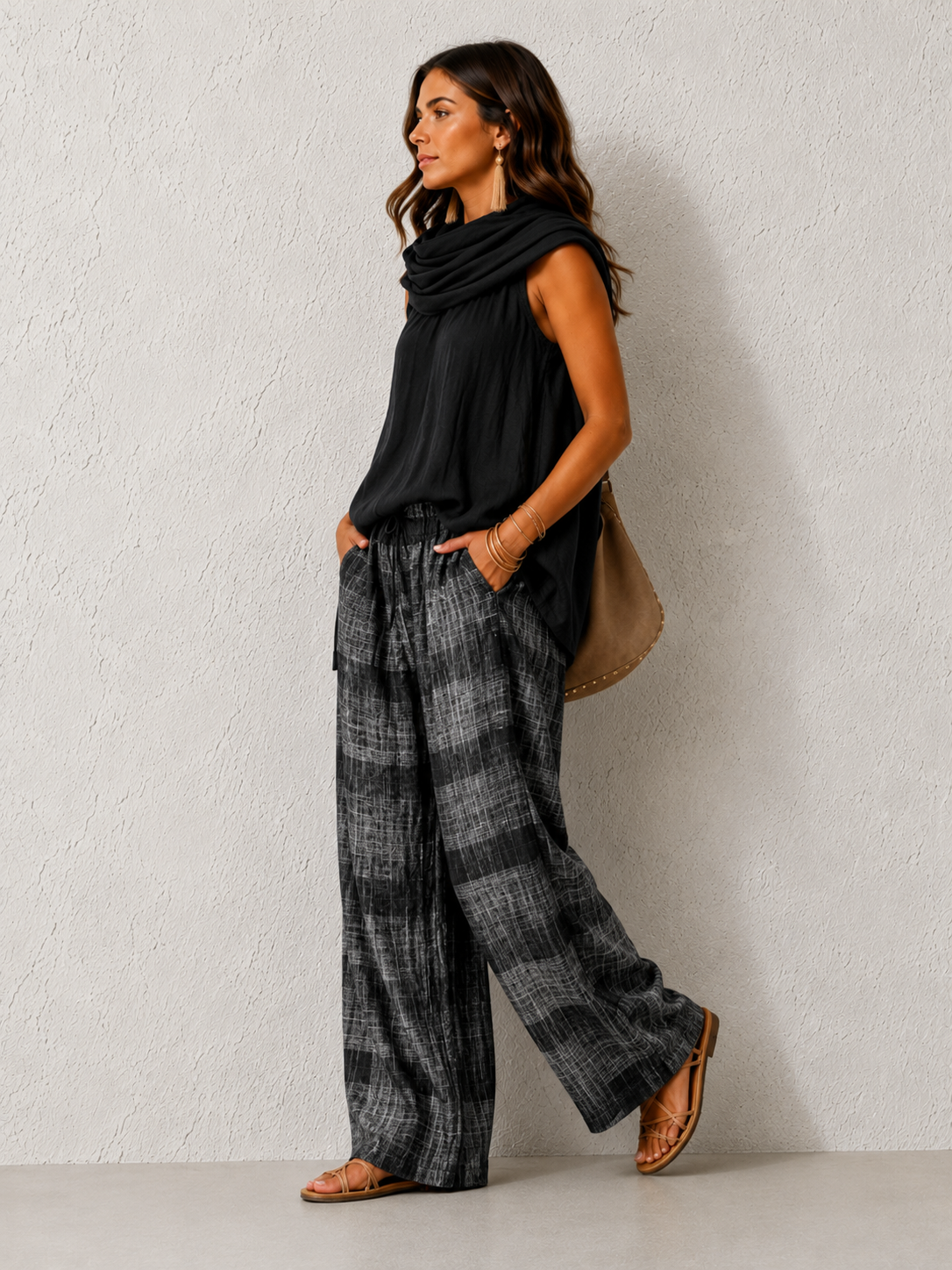 Comfortable and Elegant Natural Set in Black