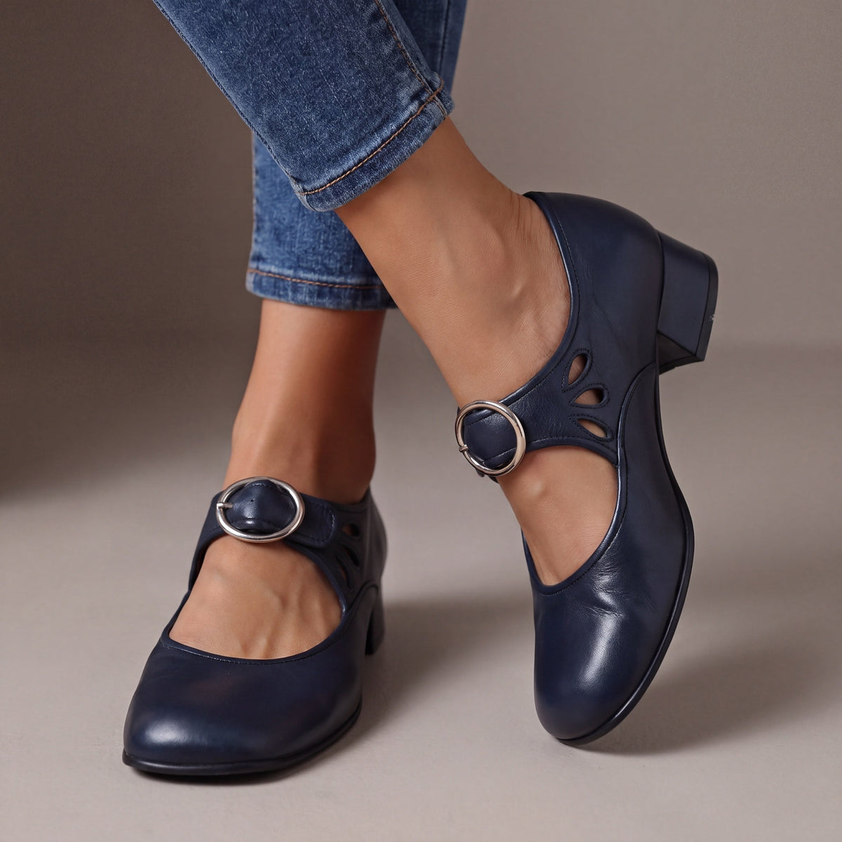 Sharon™ | Orthopedic Pumps with Strap 3